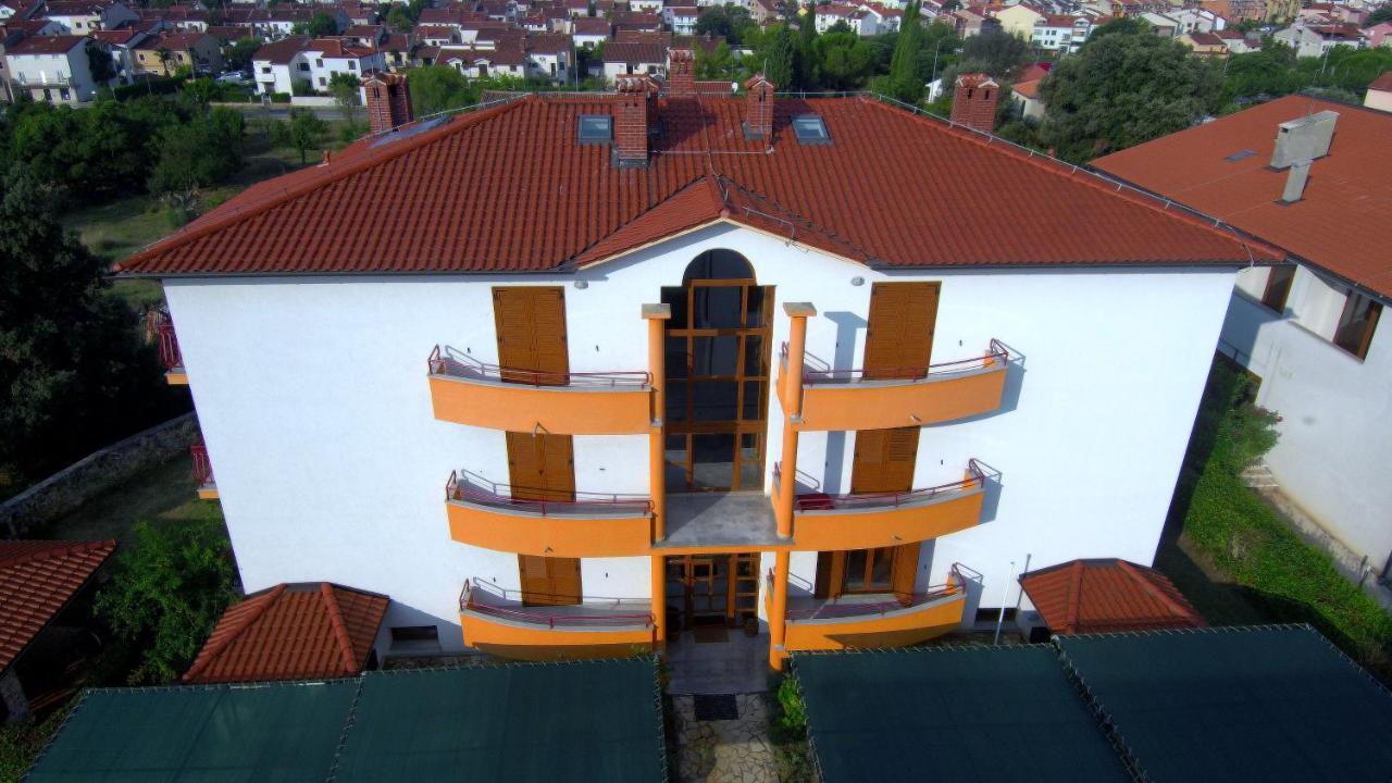 Apartments Ana Wellness L 로비니 외부 사진